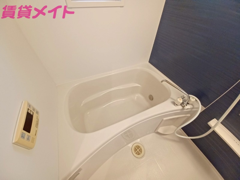 バス・シャワールーム　別部屋反転同型タイプ