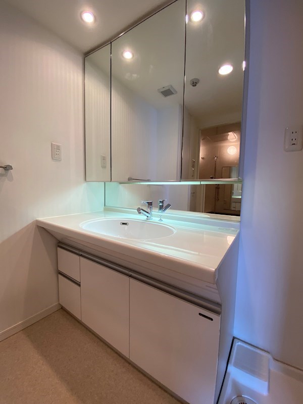 洗面設備　※別のお部屋の写真です