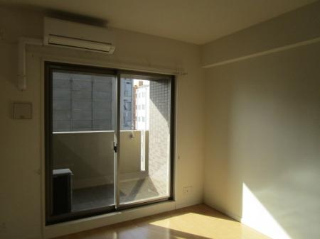 居室・リビング　室内