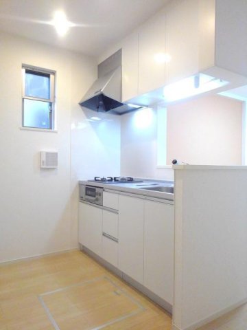 キッチン　コンパクトなキッチンで掃除もラクラク