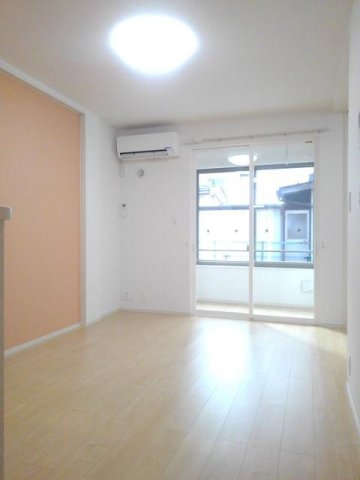 居室・リビング　ゆったり過ごせる居間です