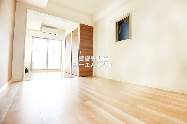 居室・リビング　ゆったりとくつろげる、落ち着きのある居室空間です