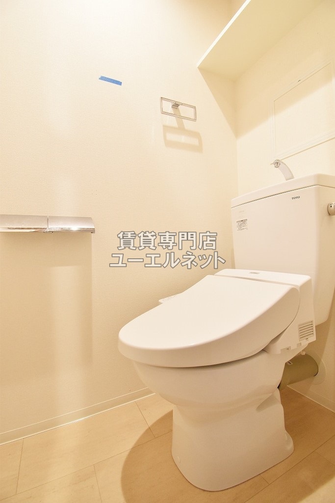 トイレ　温水洗浄便座付き