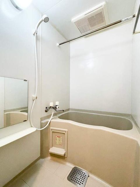 バス・シャワールーム　別号室の為、現況優先