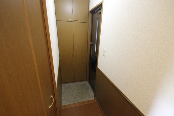 玄関　※別部屋の写真です