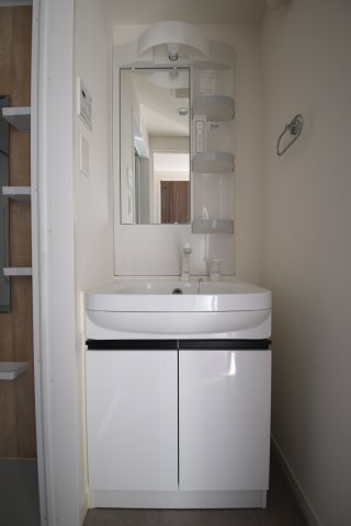 洗面設備　同シリーズ別物件の写真です