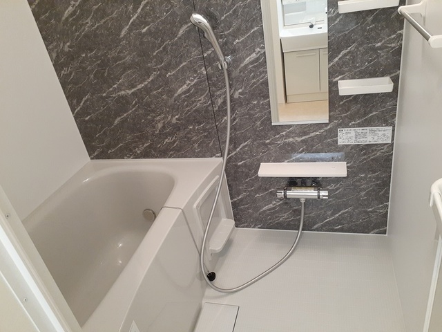 バス・シャワールーム　同施工会社同シリーズ別物件