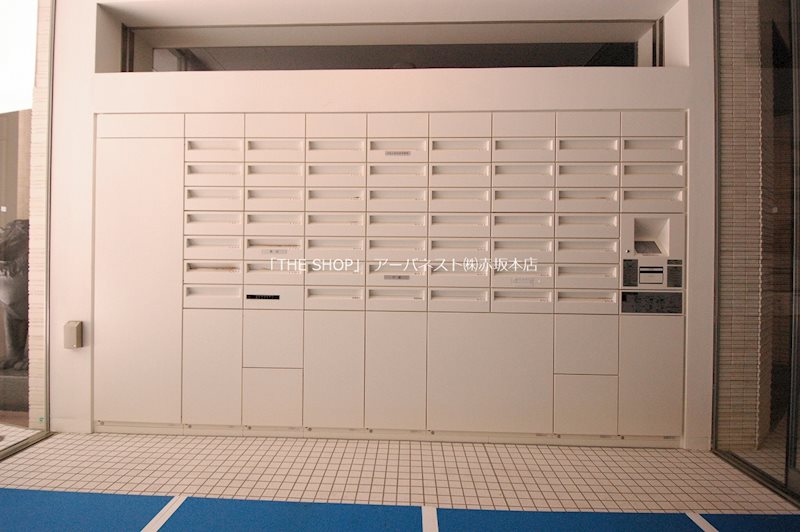 その他共有部分　廊下にも収納あり！無駄のない造りです！