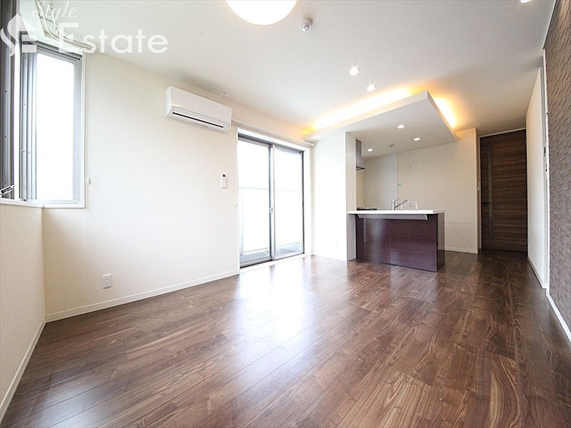 居室・リビング　内装