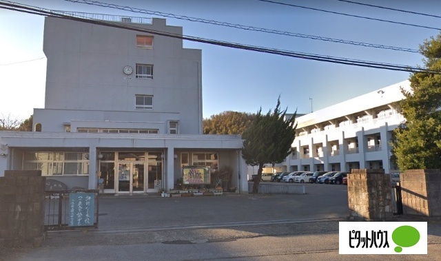 中学校　君津市立周南中学校（中学校）まで1321m