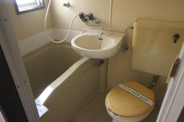 トイレ　※退去前につき他号室参考画像です。