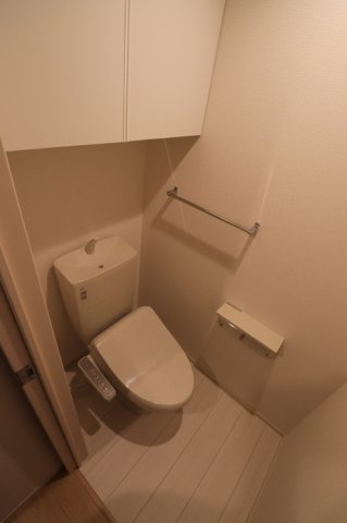 トイレ　嬉しい温水洗浄便座付き♪