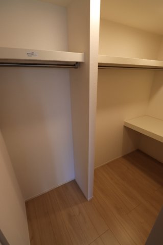 収納　ウォークインクローゼットなので収納豊富です★