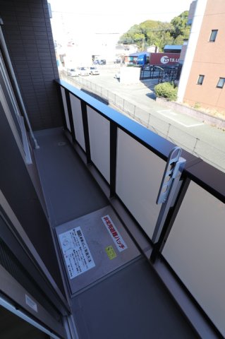 バルコニー　陽当たり良好なバルコニーです♪