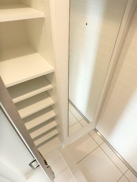 玄関　（別タイプ参考写真）ガーラ・グランディ池袋II　豊島区東池袋２