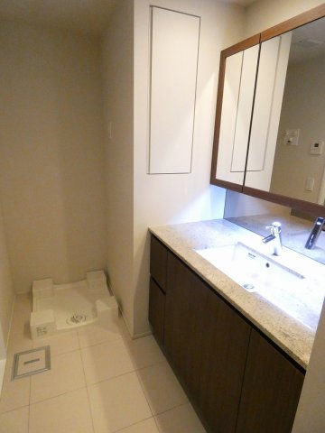 洗面設備　※別部屋の参考写真です。