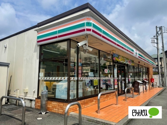 コンビニ　セブンイレブン富士宮橋戸店（コンビニ）まで378m