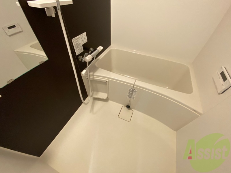 バス・シャワールーム　お風呂になります。一日の疲れを癒してくださいね。