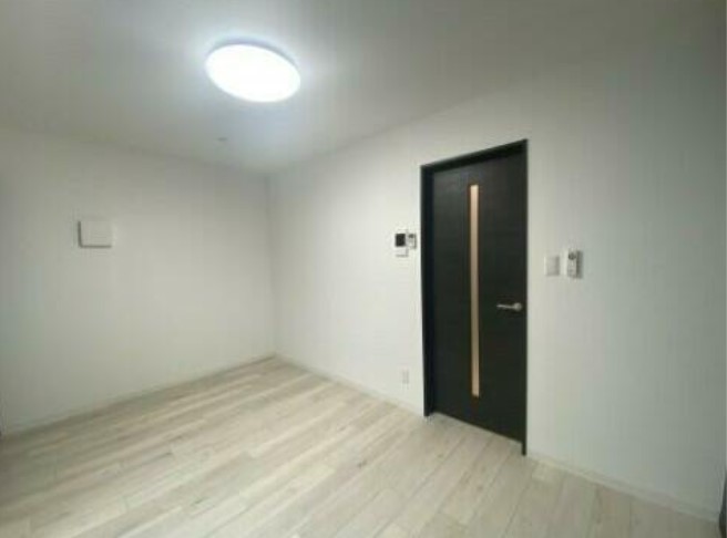 居室・リビング　※同施工別建物参考写真