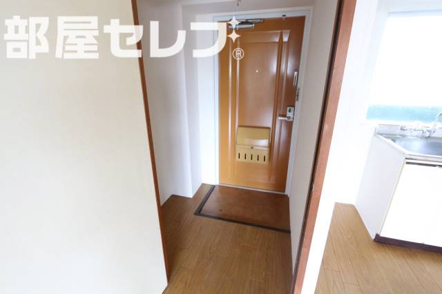 玄関　３Ｂ号室の写真になります。