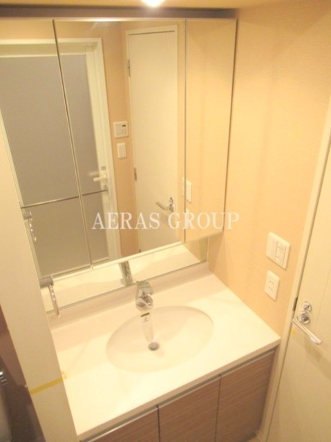 洗面設備　別部屋同間取り