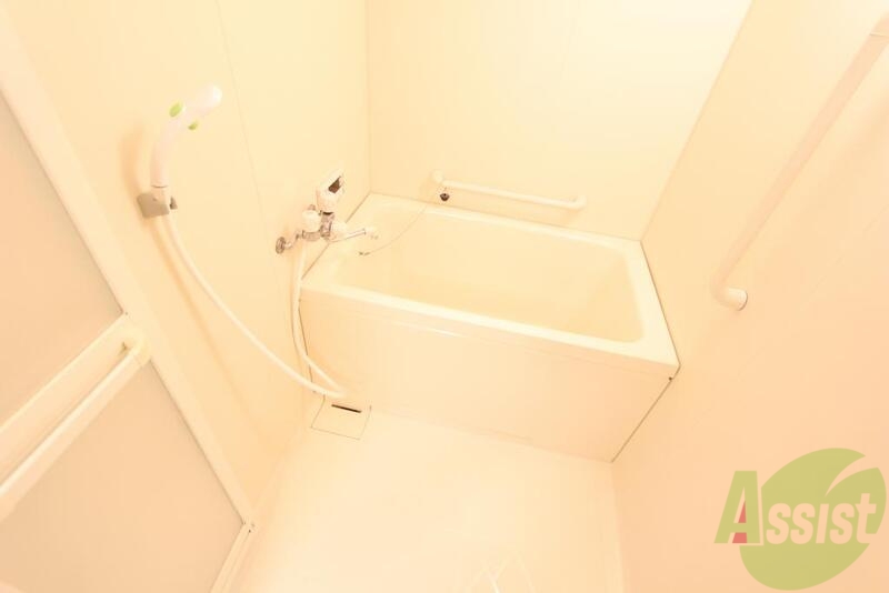 バス・シャワールーム　広々とした浴槽