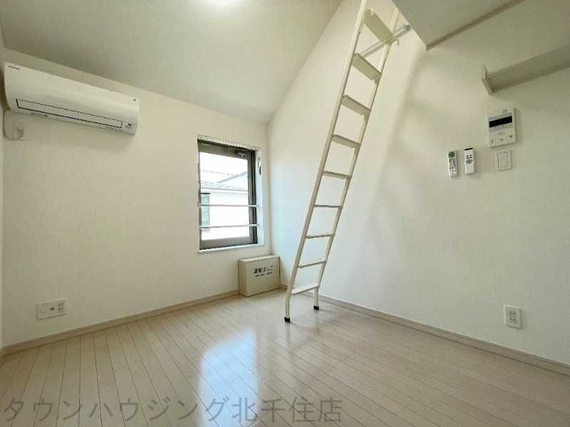 居室・リビング　エントランス