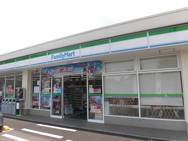 コンビニ　ファミリーマート（コンビニ）まで279m