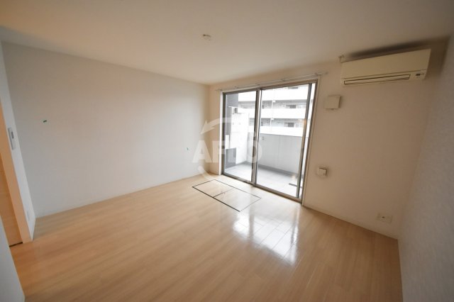 居室・リビング　NORTH VILLAGE BIRTH PLACE　リビング