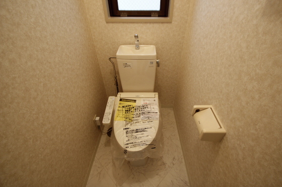 トイレ　※別号室の写真です