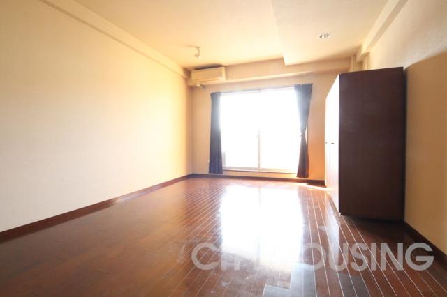 居室・リビング　※同タイプ部屋の写真です。