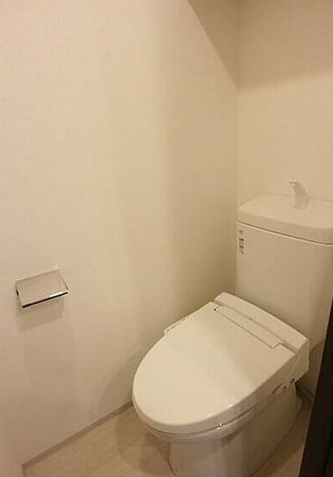 トイレ　※別部屋の参考写真です。