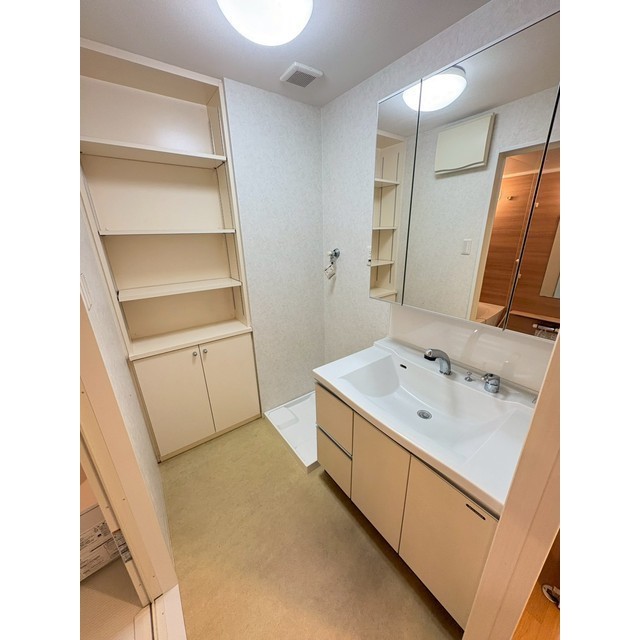 洗面設備　別部屋参照・現状優先