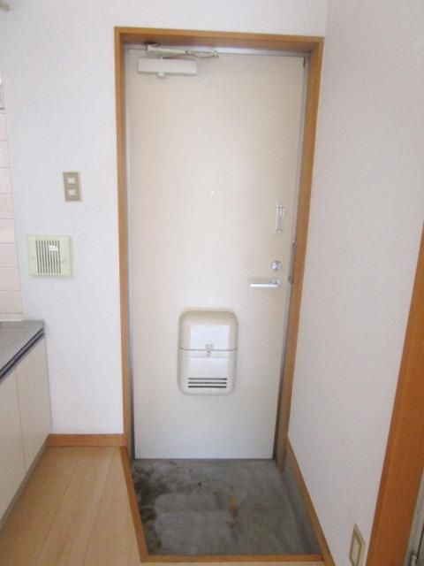 玄関　★お部屋探しは株式会社タウンハウジング東京まで★