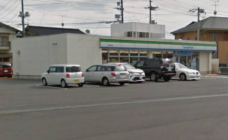 コンビニ　ファミリーマート（コンビニ）まで290m