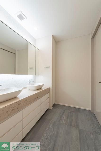 洗面設備　※写真は同タイプ住戸です。