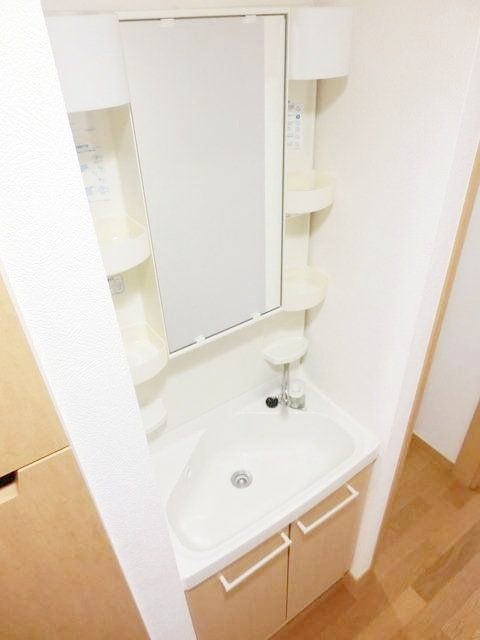 洗面設備　お部屋探しは株式会社　タウンハウジング　までお気軽にお問合…