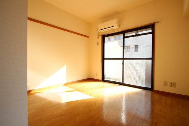 居室・リビング　※別室の参考写真の為、現況優先です。