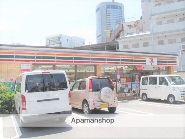 コンビニ　セブンイレブン（コンビニ）まで300m
