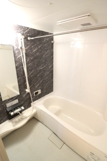 バス・シャワールーム　バスルーム