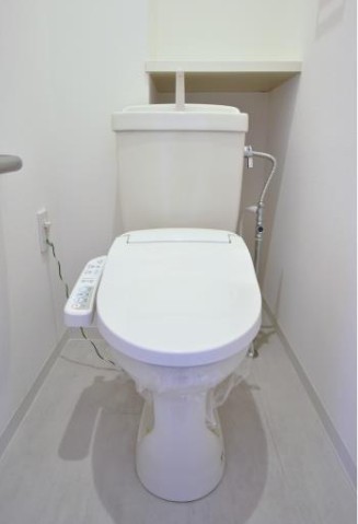 地下鉄名城線 黒川駅 徒歩14分 8階建 築36年のトイレ写真