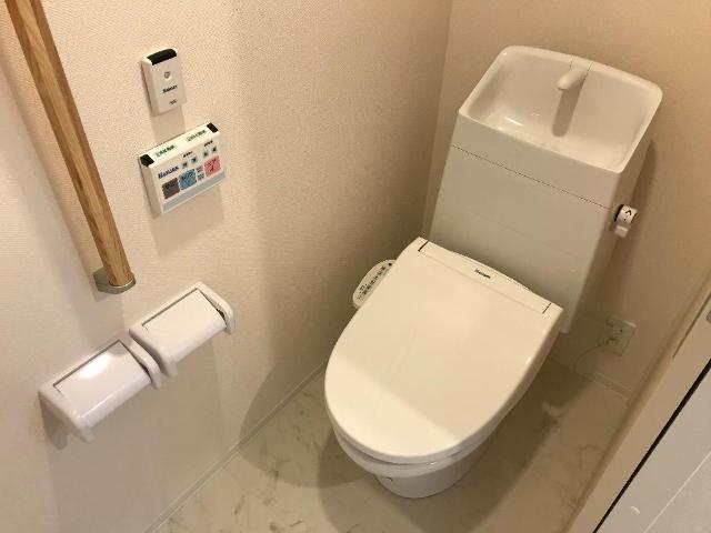 トイレ　シャワー付トイレ