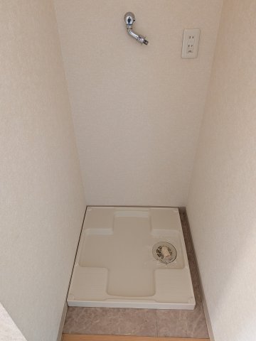 その他　室内洗濯機置場です