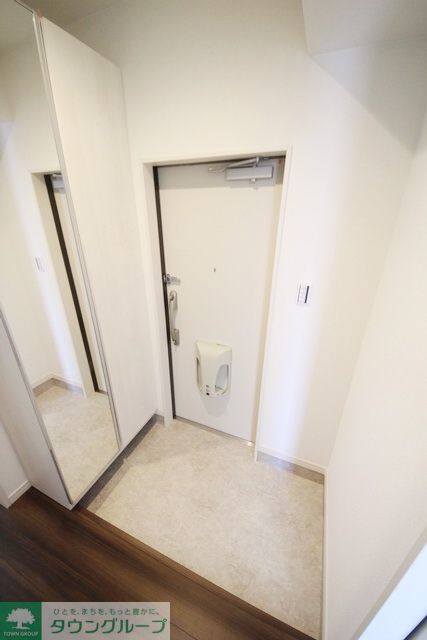玄関　同物件別部屋写真