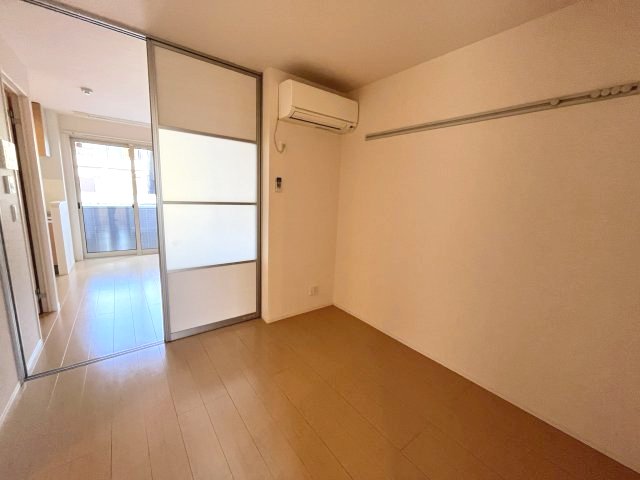 居室・リビング　イメージとして同建物他部屋を表示しています