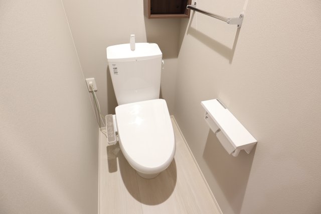 RETORIA瓦口CRESTのトイレ写真