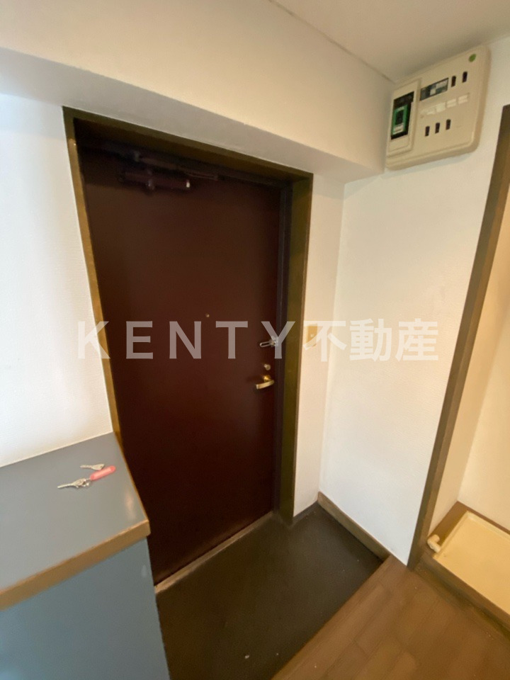玄関　収納もある玄関です