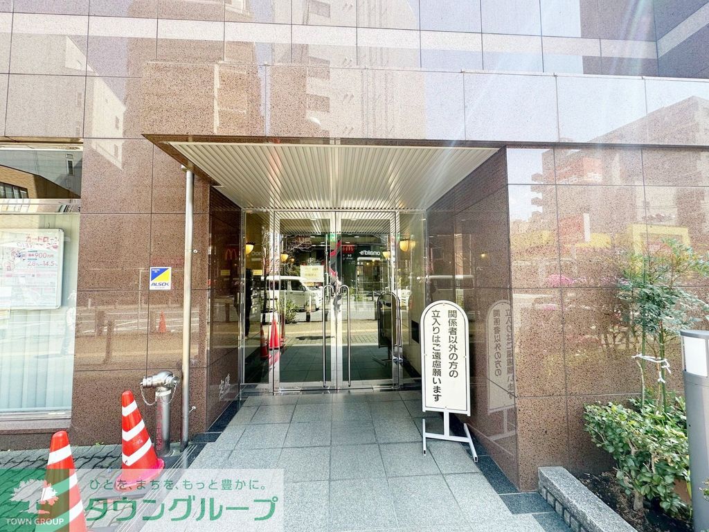 エントランス　★お部屋探しは株式会社タウンハウジング東京まで★
