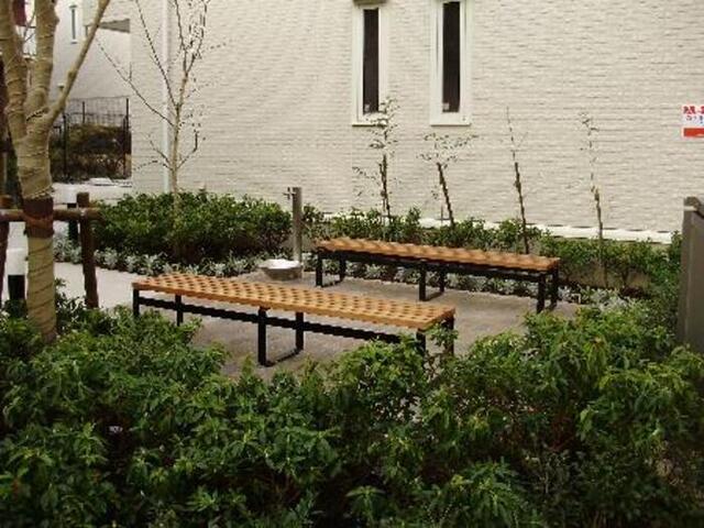 その他　敷地内ベンチ