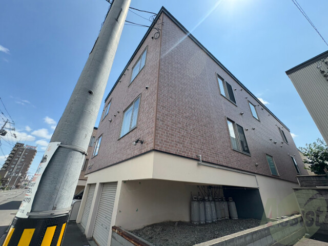 建物外観　札幌市東区本町２条「ウイングＳ＆Ａ」